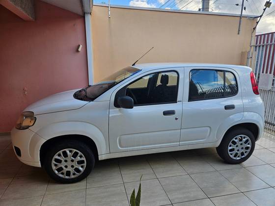 FIAT UNO 1.0 EVO VIVACE 8V FLEX 4P MANUAL FIAT UNO 1.0 EVO VIVACE 8V FLEX 4P MANUAL
